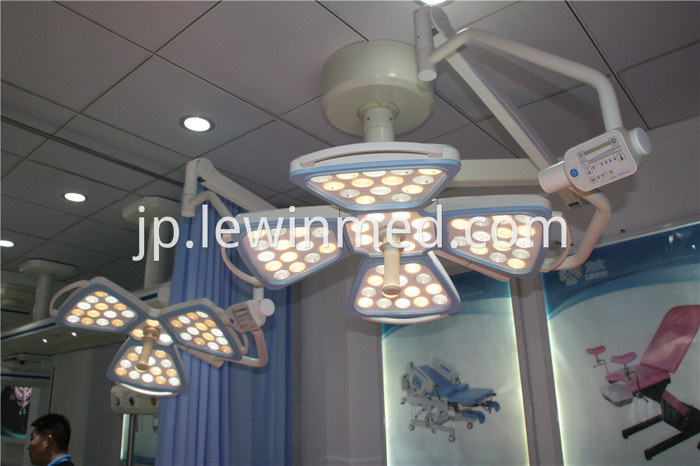 Dual arm ceiling Shadowless Lamp 1